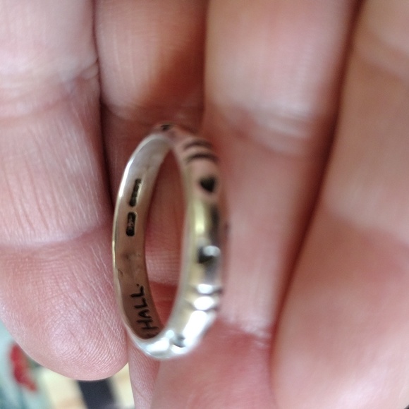 Sundance Dower and Hall Silver Heart Stack ring - Picture 4 of 5